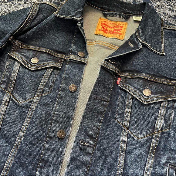 Levi’s Denim Trucker Jacket - Picture 1 of 3